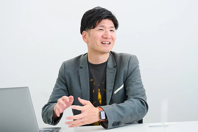 制作者の桐林さんの父親は、初代『ウルトラマン』をリアルタイムで見ていた世代。幼少期からゼットンの恐ろしさを聞いていたというが、そんな彼が恋愛ゲームを作ることになるとは……