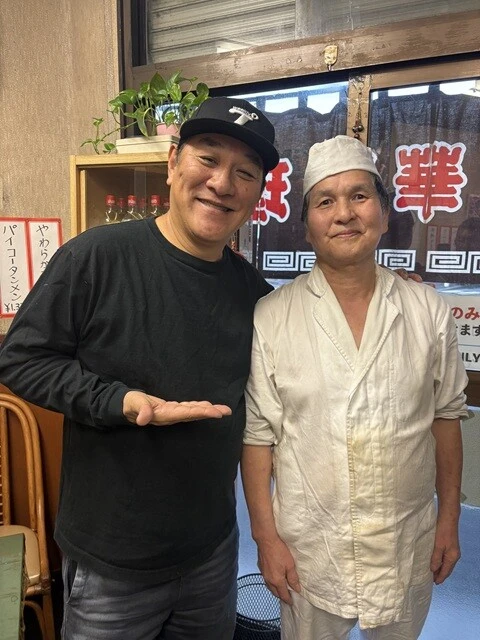 店主の佐川実さん。メガ盛はご主人の心意気メニューです！