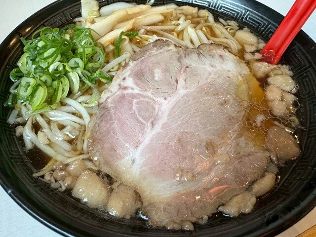 「もやしラーメン」（880円）