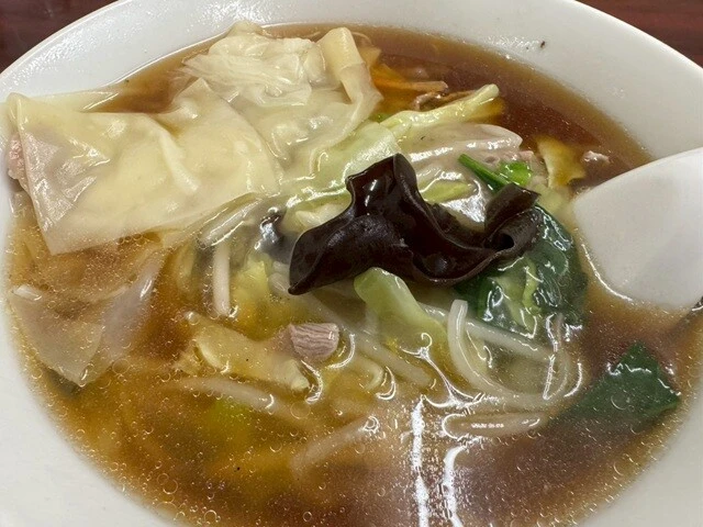 「サンマーワンタンメン」（1000円）