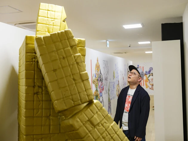 サンシャインを眺めるゆでたまご嶋田先生