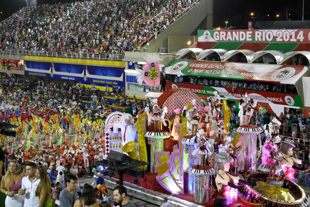 これが本場のカーニバル! 規模のデカさを感じる!