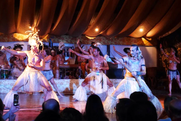 1時間に渡り肉体美を見せつけられたカリカリダンス