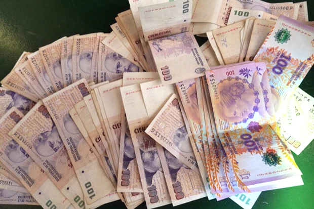 ジャジャーン! まるでお金持ち。飛行機代と宿代ですぐに飛んで行きました