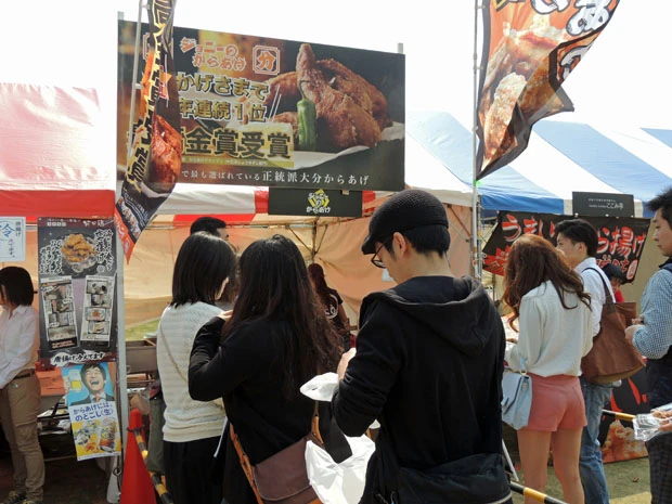 有名店というだけあって、常に人が並んでいる