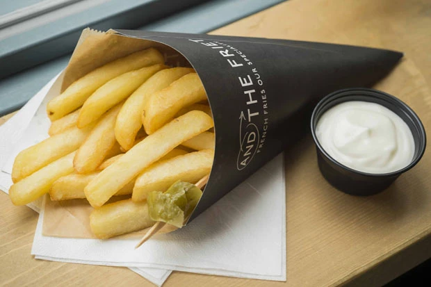 芋の品種やカット方法を選び、お好みのディップソースをつけて食べる新スタイルのフレンチフライ。芋の種類は季節ごとに替わるので、いつ行っても新たな発見ができるはず。もちろんアツアツをイートインも可能!