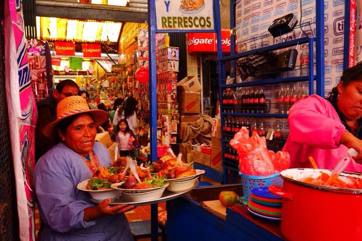 ランチタイムはチョリータおばさん大忙し！