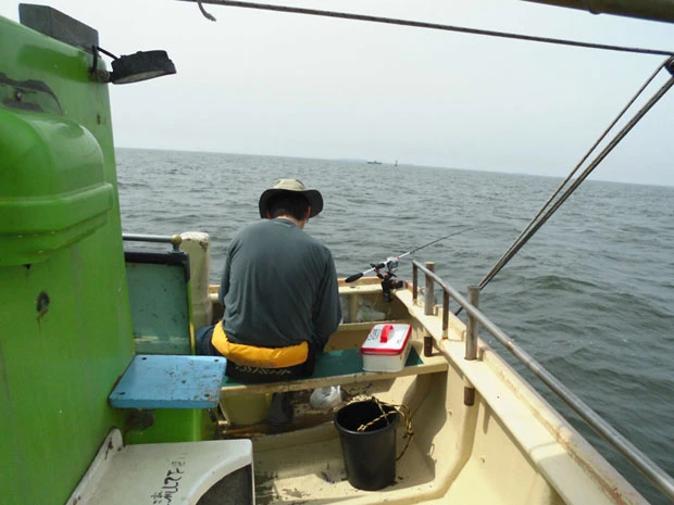 たとえ誰にでも釣れるシロギス相手でも、「一番に釣りたい!」のは釣り人の性