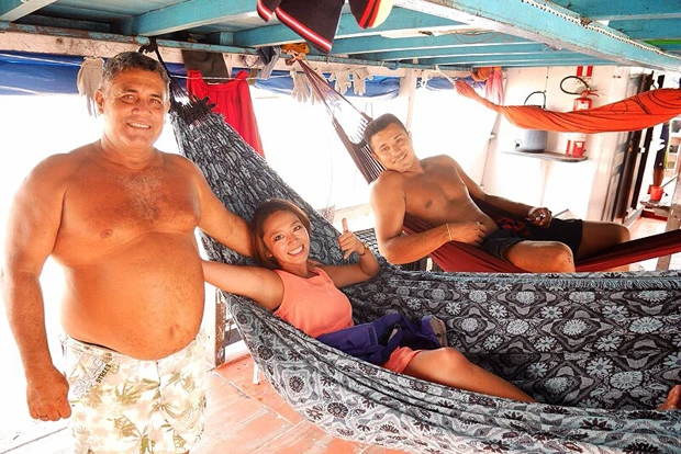 漁師さんのハンモックに揺られゴキゲン