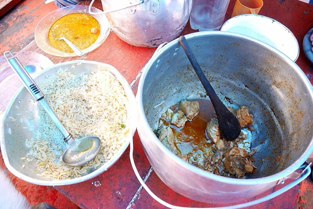 漁師飯。今日の献立はフランゴ(チキン)