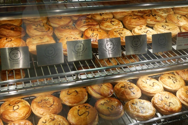  「飲んだ後にはミートパイ」