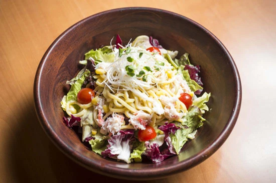  北海道定番ラーメンサラダ（北海道産地直送　新鮮素材　居酒屋はなこ渋谷南口店）