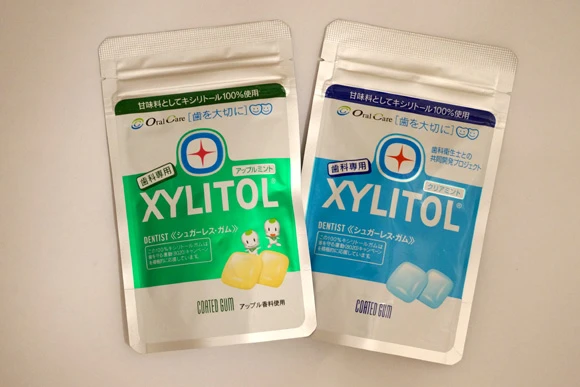 「オーラルケア キシリトールガム(歯科専用)」(ロッテ)だ液を出すにはガムも効果的。天然素材のキシリトールを100%使用し、虫歯の原因となる酸を作らない歯科専用ガムなら安心。35g、250円+税