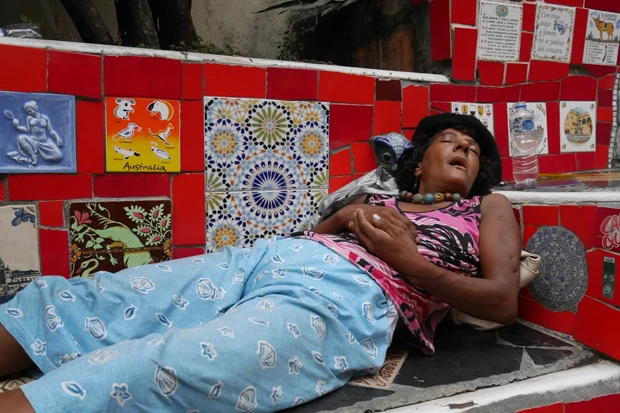 『世界中のタイルとお昼寝』