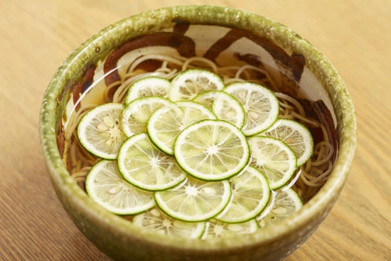  冷やかけすだちそば（蕎ゃ　月心）