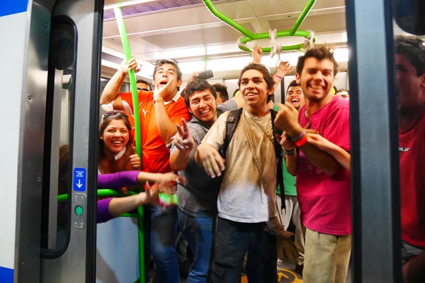 『電車内で大合唱』