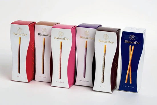 バターリッチなプレッツェルに、口どけのいいチョコレートをコーティング。【ミルク】深いコクのあるまろやかなミルクチョコ。【アーモンド】アーモンドのコクと香ばしさが◎の新味。【ストロベリー】華やかな香りと甘酸っぱいイチゴのチョコがグッド。【紫いも】紫イモとチョコのナイスコラボ。【カフェ】砕きコーヒー豆のほろ苦い味わい。【シュガーバター】芳醇なバターの味わいのプレッツェルタイプ。各463円(税別)