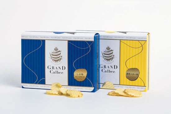 【しお味】(左)フランス産ロレーヌ岩塩を100%使用。シンプルで上品な味。60g(15g×4袋)、500円(税別。以下同)【濃厚バター味】北海道産バターを100%使用し、芳醇な風味と優しい甘さに