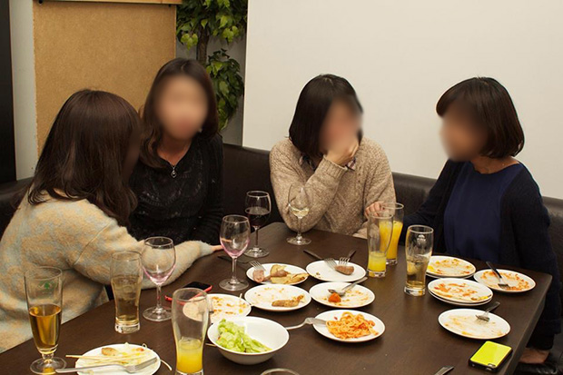 女子は特に「共通の知り合い」のゴシップが大好物。そこに秘密はないと思ったほうがいい