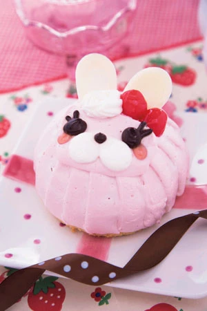 バニラ苺うさぎ（ｃｈｏｃｏｈｏｌｉｃ　東武池袋店）