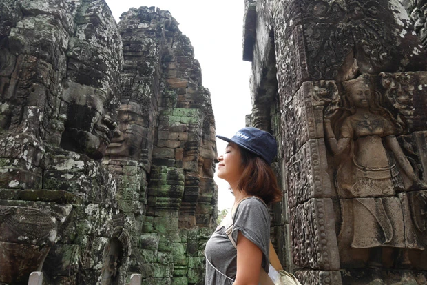 観世音菩薩とのトリックアート。よく見たら鼻チューでした(笑)