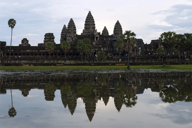 アンコール・ワットの圧倒的な存在感に威厳を感じる