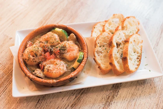 海老とマッシュルームのアヒージョ