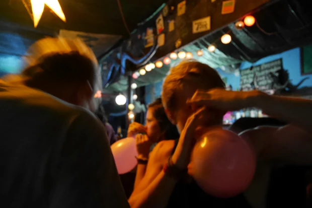 怪しげなハッピーバルーン