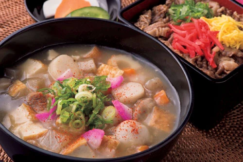  つぼん汁うどんとあか牛重（山江ＳＡ／下り［熊本県・九州道］）