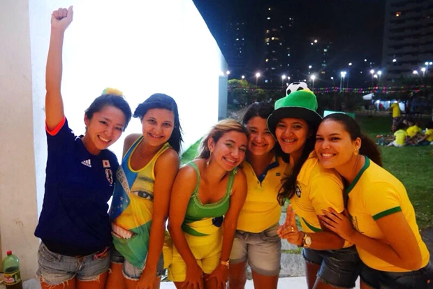 かわいいブラジルサポーターと