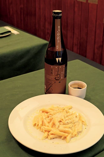 真秀(まほ)育酛(そだてもと) 純米吟醸×ゴルゴンゾーラのペンネ