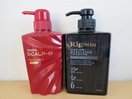ロゴの配置や形、カラーリングなど、やっぱりどこか似ている「スカルプＤ」と「リガオス」。今回はどちらもオイリータイプで比較