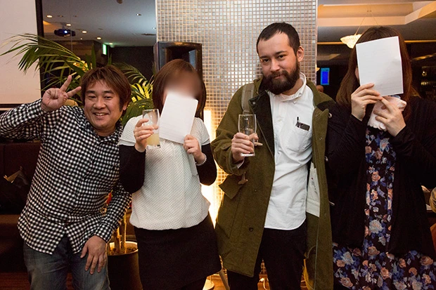 今回、本誌から参加したのはセキネ(左・38 歳・素人童貞)とオブチ(右から2人目・26 歳・真性童貞)のふたり