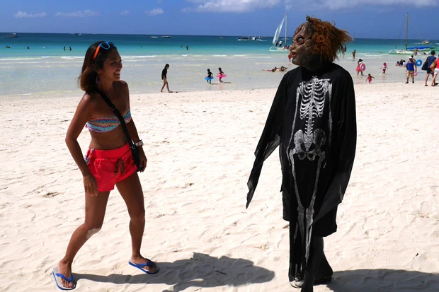 ギョギョギョ！　なんだか怖い怪物もいる～！　頭痛はこの悪魔のせいかしら