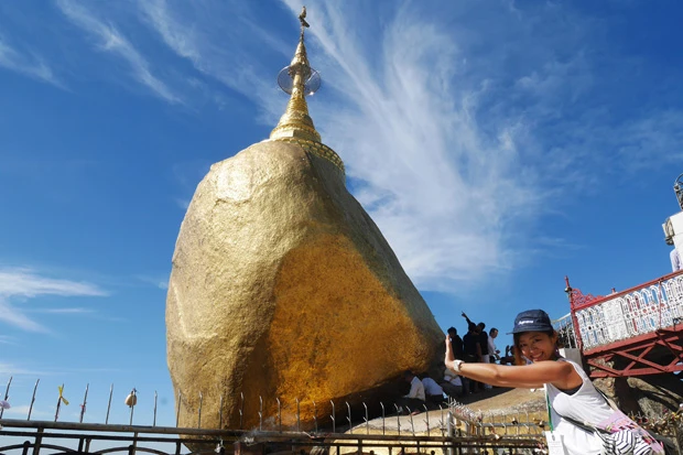 せめて空中タッチ! 皆も画面をタッチしてー! 金運が上がりますように!