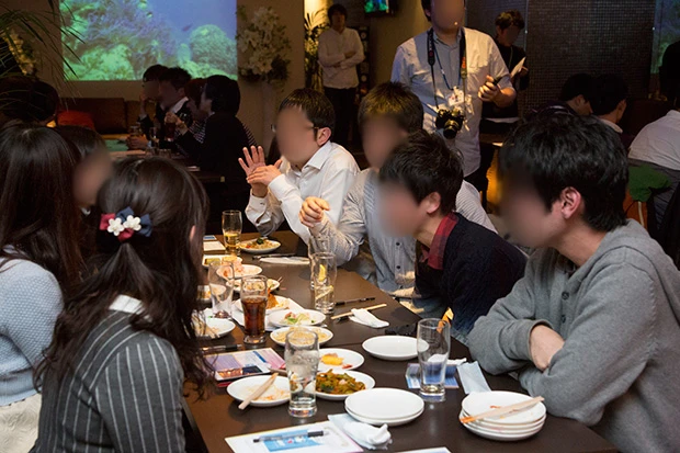 メールでの会話アシストのおかげか、最終的には普段の街コンと変わらない盛り上がりに! 絶食男子も本当は女子を食べたい!?