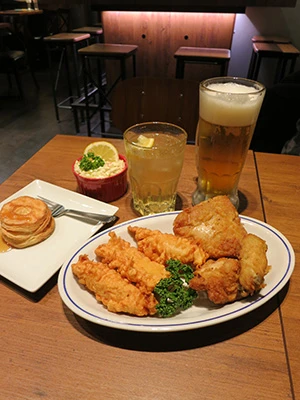 「KFC ROUTE25」の注文一例。このように、アルコールとチキンが楽しめる