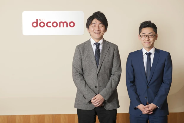 NTTドコモ書籍ビジネス担当主査・多田康彦さん(左)と書籍ビジネス担当・関智幸さん(右)