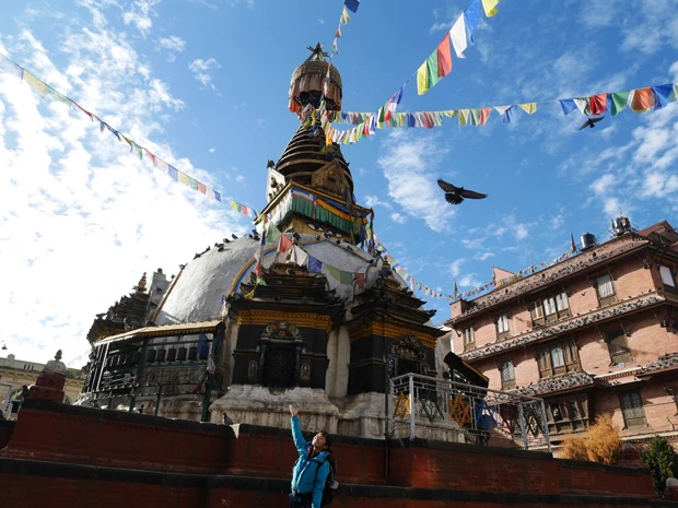 カトマンズのとある寺院。この快晴ならヒマラヤビューも晴れが望めるかも! いざナガルコットへ!