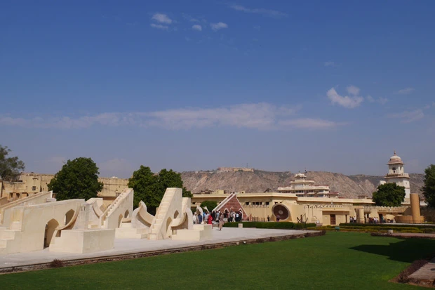 壁の外の景色も良い、開放的で公園のようなジャンタル・マンタル