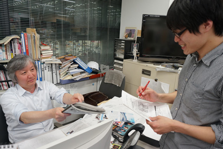 苦手な上司にこそ、報告はこまめに。何度も接しているうちに「単純接触効果」で精神的プレッシャーが軽減する!