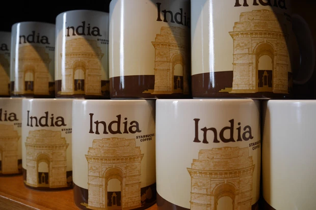 できることならおみやげに、すっごい欲しかったスタバマグ。重いし割れるし旅人には無縁