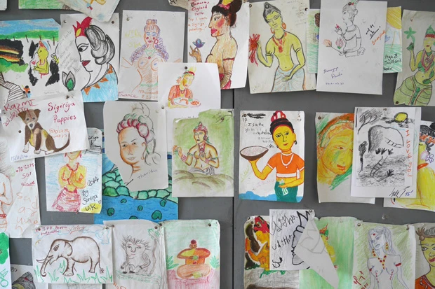  字も書ければ、絵もウマイ。スリランカの子供たちの絵心はいかがでしょう