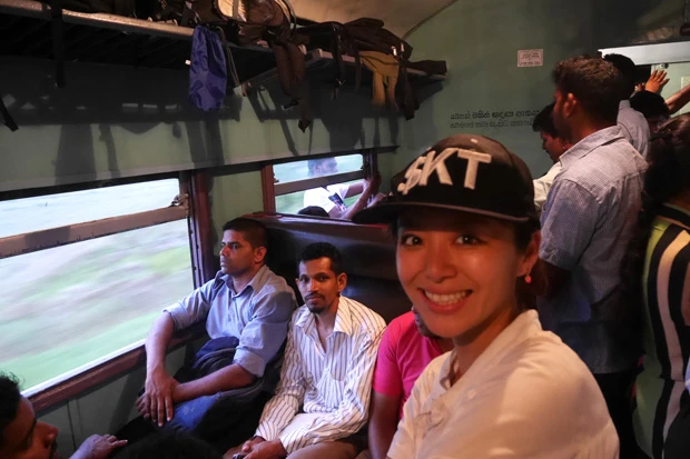  もみくちゃの列車がすいてやっと撮影。３等だけどスリもチカンもいなくて良かった～