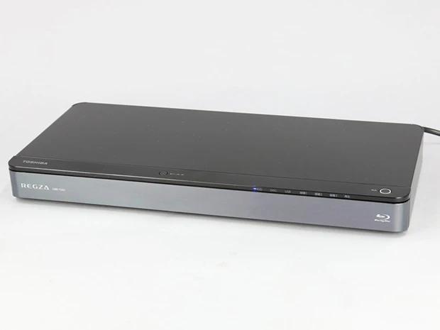 ブルーレイレコーダー「REGZAサーバー DBR-T560」。タイムシフトマシン機能付き&3番組同時録画対応。HDD増設もUSBでラクラク。実売6万円~