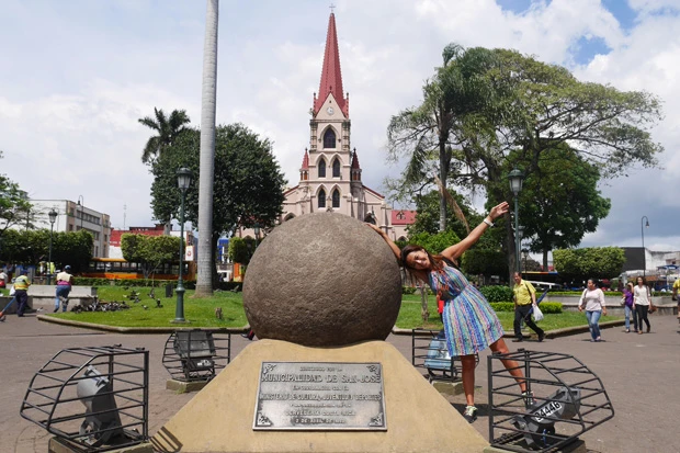 標高1150mに位置し“中米のスイス”ともたとえられているコスタリカ、名物の謎の丸石