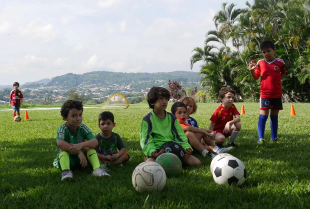 天使のようなこの子たちが将来、ギャングになりませんように…