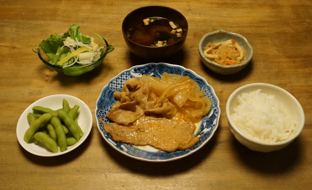 高橋さんがスタミナ食としてオススメする豚肉のショウガ焼き。豚肉はビタミンB群が多く疲労回復に効果的。ショウガは食欲を増進させる