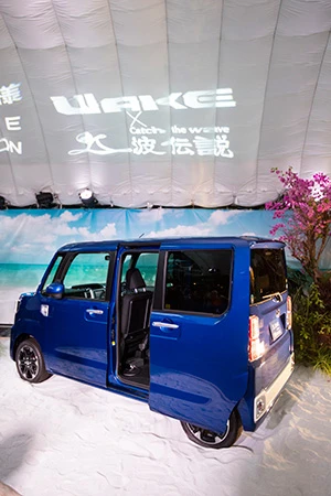 波伝説が手掛けた「ウェイク X ”波伝説 version SA”」。海好きにはたまらないカラーリングと機能性を持っているぞ!