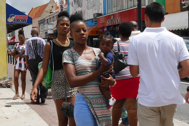 アフリカ系黒人とオランダ系白人をはじめとして、様々な民族で構成される